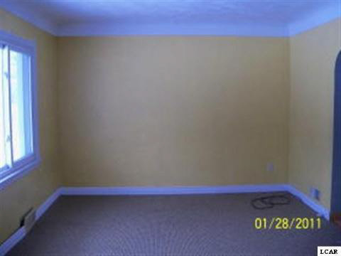 970 State Street Adrian, MI 49221 - Photo 4 of 9 20004410-3.JPG