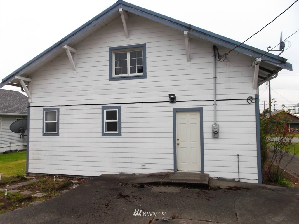 440 Southwest Cascade Avenue Chehalis, WA 98532 - Photo 4 of 15 Gallery Image 4
