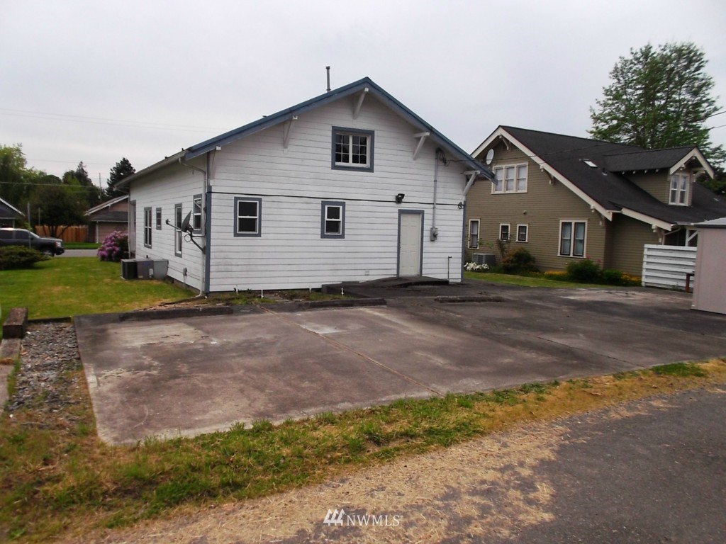 440 Southwest Cascade Avenue Chehalis, WA 98532 - Photo 5 of 15 Gallery Image 5