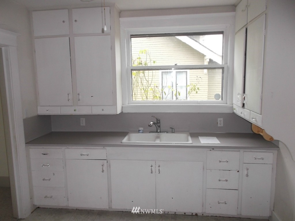 440 Southwest Cascade Avenue Chehalis, WA 98532 - Photo 7 of 15 Gallery Image 7