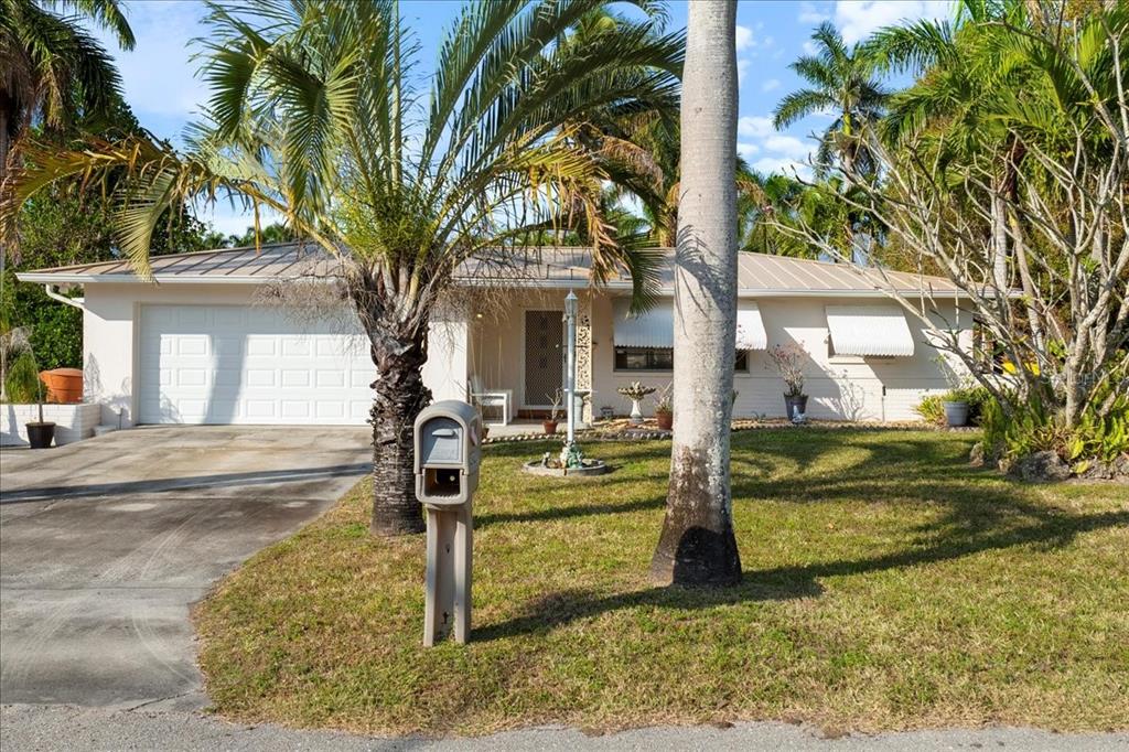 4241 Riverview Road Fort Myers, FL 33905 - Photo 4 of 22 Gallery Image 4