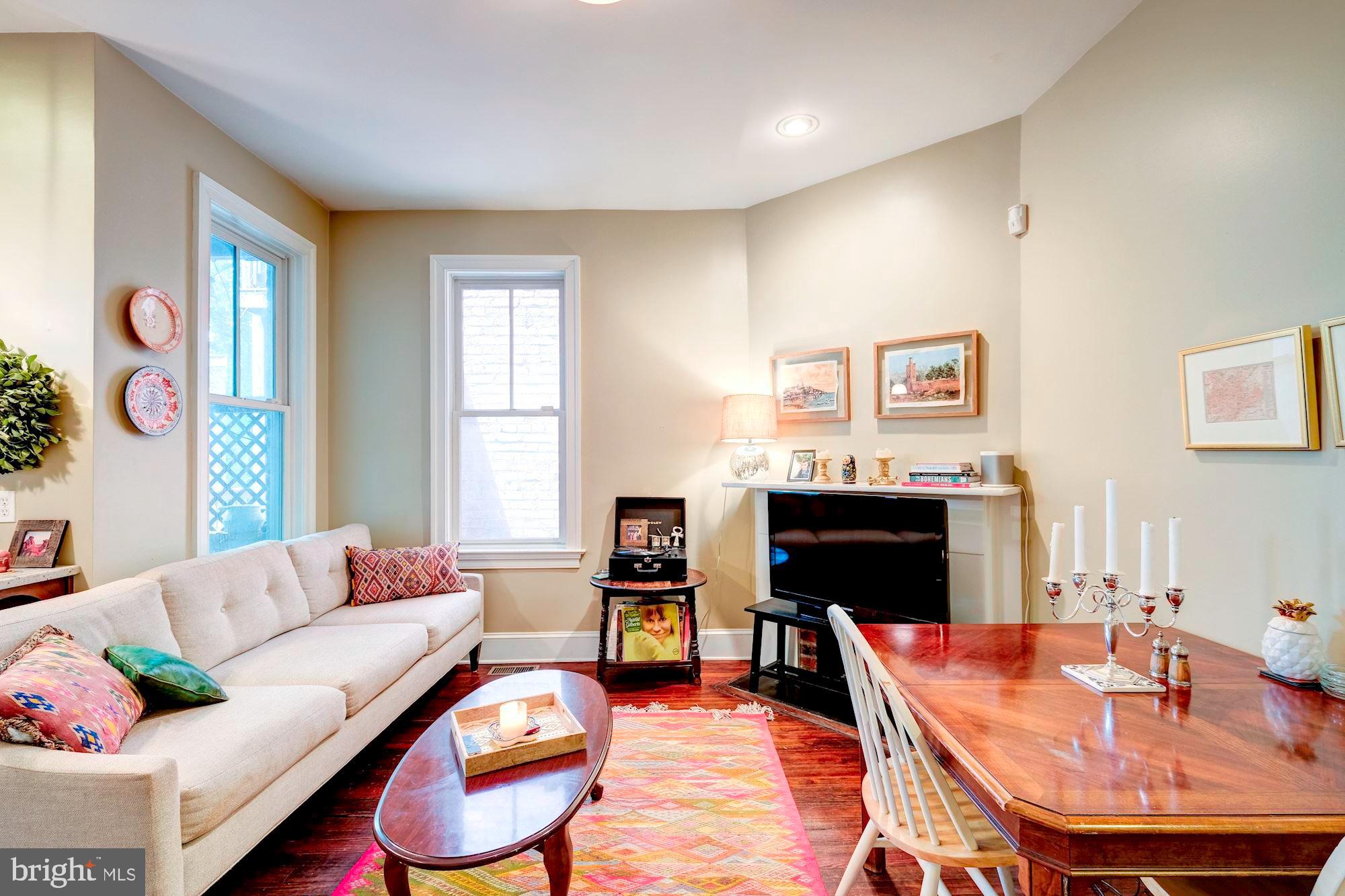3138 O Street Northwest Washington, DC 20007 - Photo 11 of 50 1st unit - living room