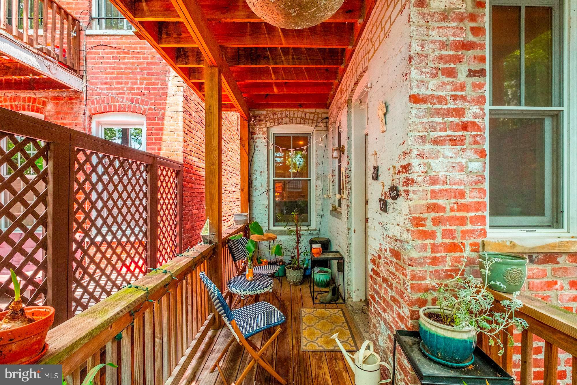 3138 O Street Northwest Washington, DC 20007 - Photo 25 of 50 1st unit - back deck