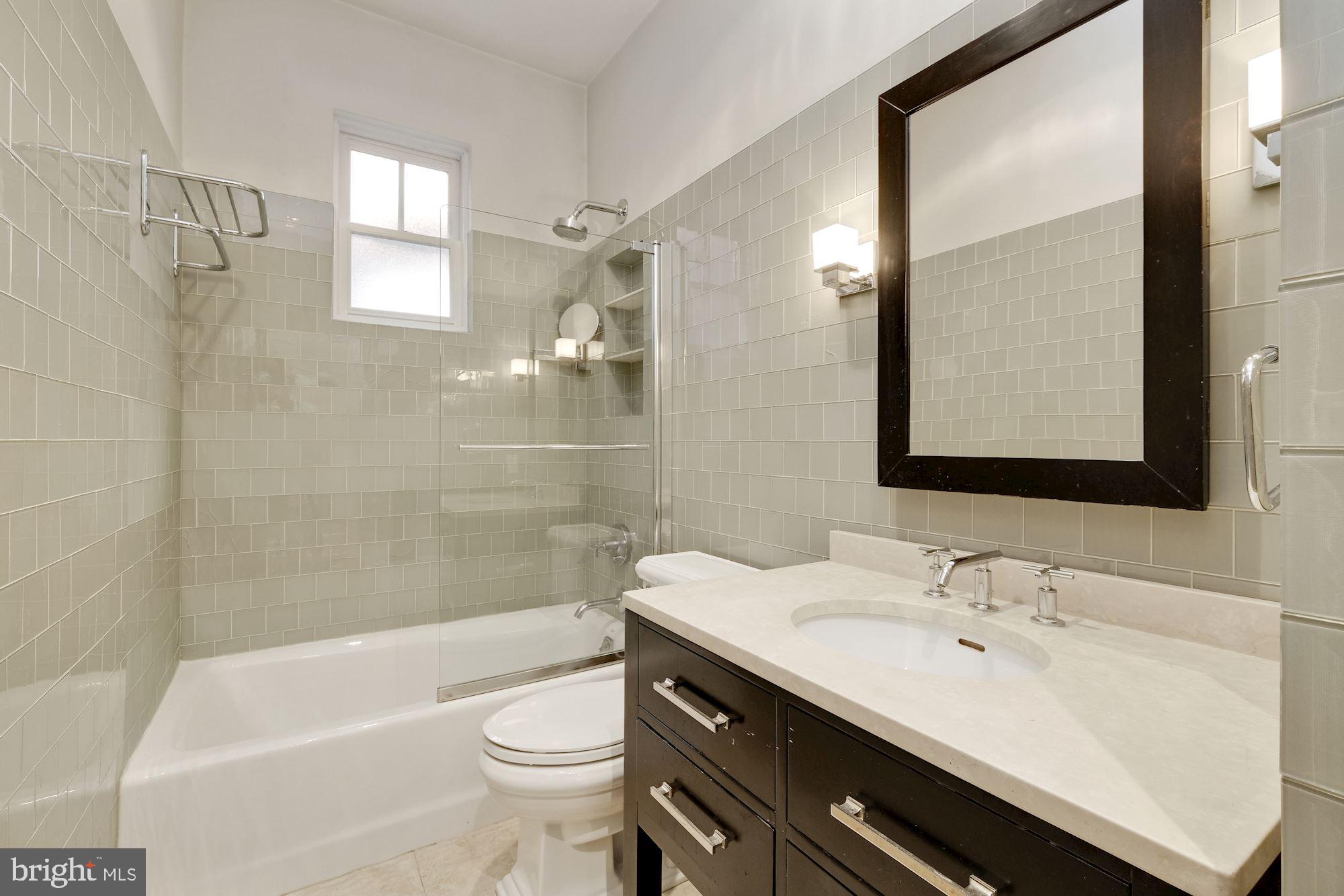 3138 O Street Northwest Washington, DC 20007 - Photo 37 of 50 2nd unit - bathroom