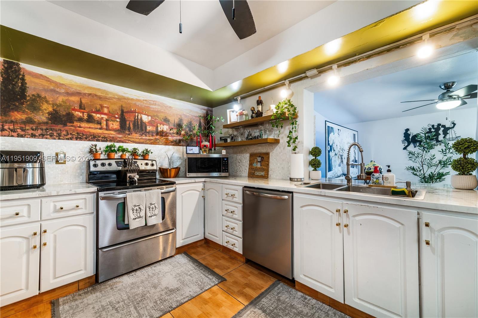 8065 West 14th Court Hialeah, FL 33014 - Photo 22 of 44