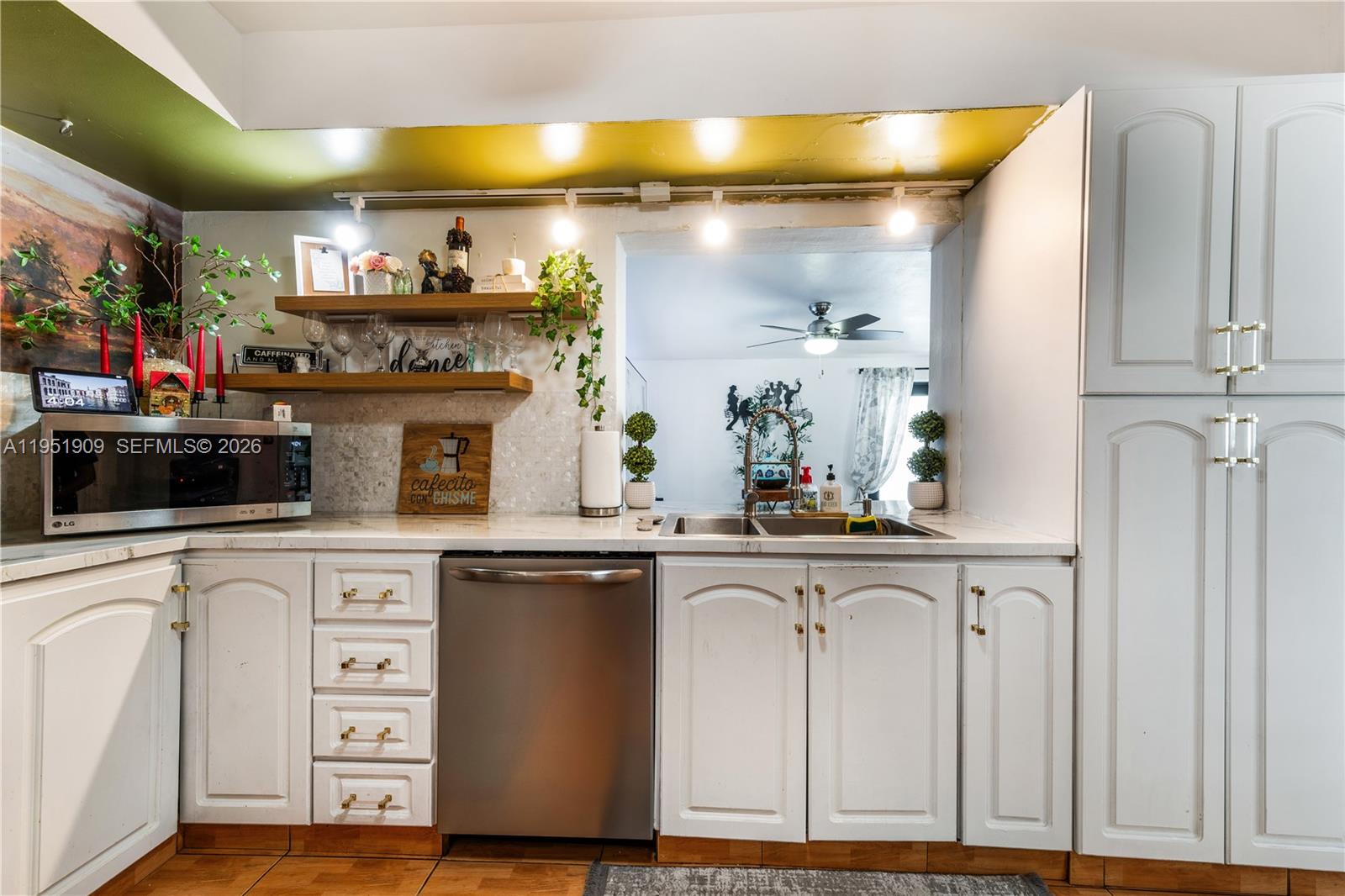 8065 West 14th Court Hialeah, FL 33014 - Photo 23 of 44