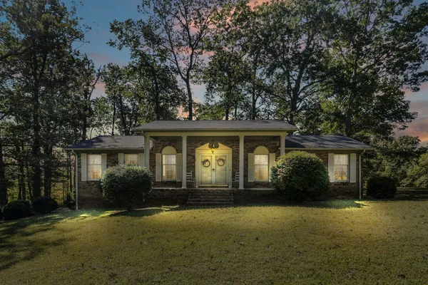 $830,000 | 2089 Pettit Cove Road, Quebeck, TN 38579