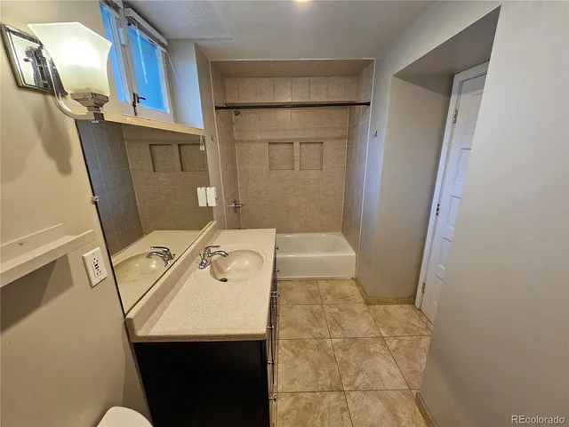 $950 | 803 North Marion Street, Denver, CO 80218