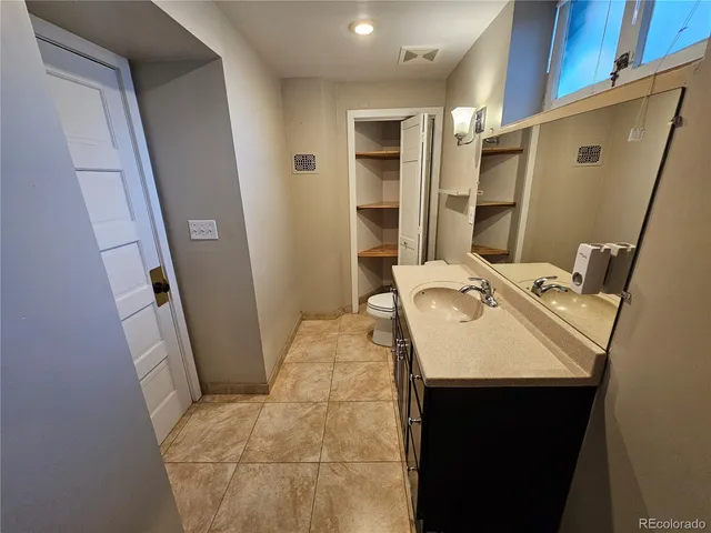 $950 | 803 North Marion Street, Denver, CO 80218