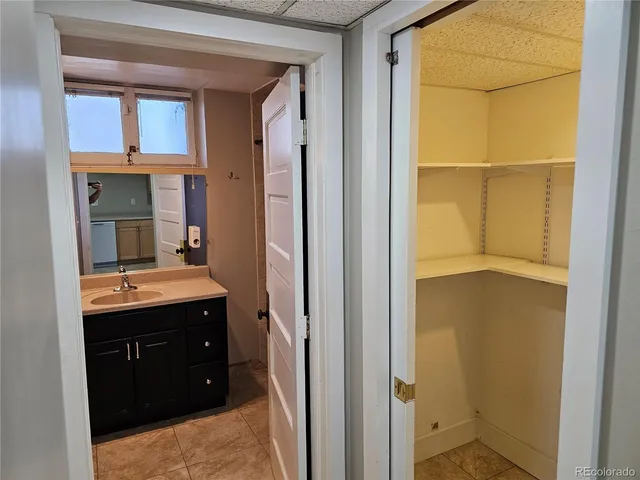 $950 | 803 North Marion Street, Denver, CO 80218