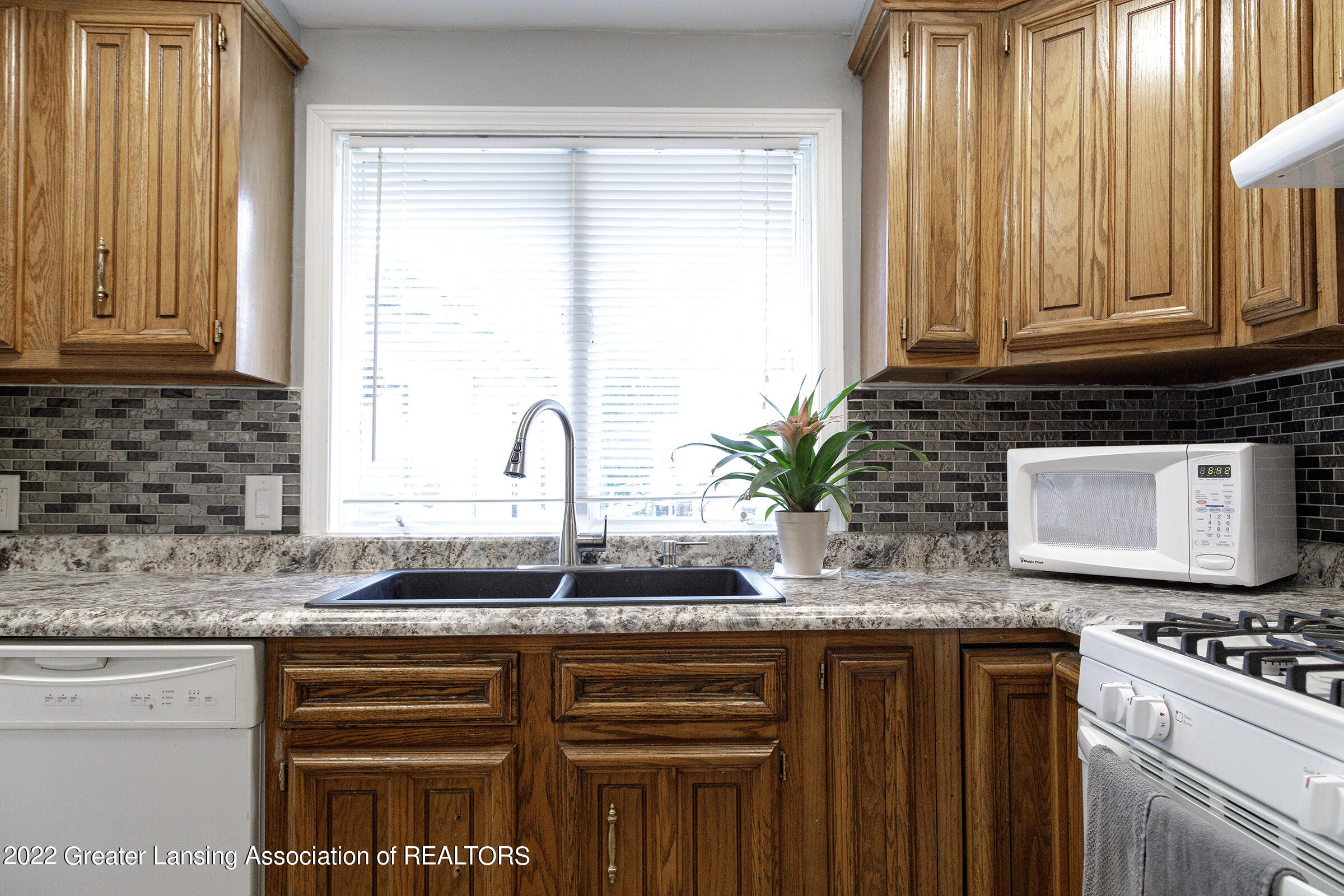 6328 Rosedale Road Lansing, MI 48911 - Photo 15 of 42 BDPH6800