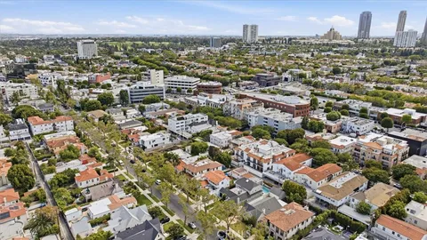 $2,988,000 | 317 South Canon Drive, Beverly Hills, CA 90212