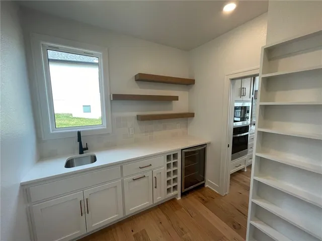 $800,000 | 7115 Richards Drive, Shawnee, KS 66216