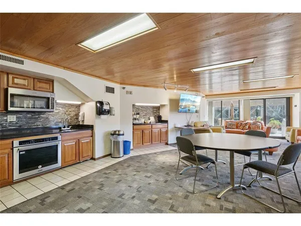 $80,000 | 26 West 10th Street, Unit 1005, St. Paul, MN 55102