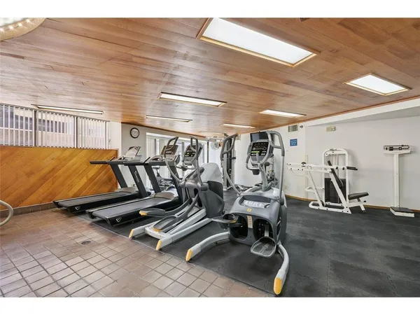 $80,000 | 26 West 10th Street, Unit 1005, St. Paul, MN 55102