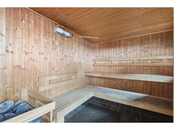 $80,000 | 26 West 10th Street, Unit 1005, St. Paul, MN 55102