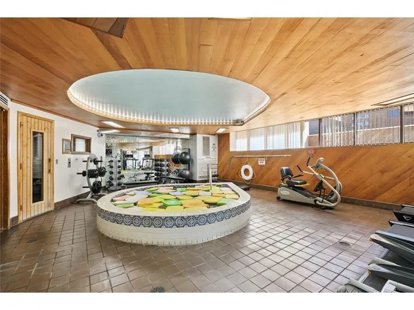 $80,000 | 26 West 10th Street, Unit 1005, St. Paul, MN 55102