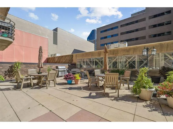 $80,000 | 26 West 10th Street, Unit 1005, St. Paul, MN 55102