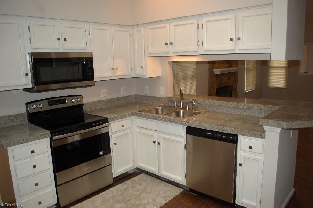 3203 Cypress Park Road, Unit D Greensboro, NC 27407 - Photo 3 of 10
