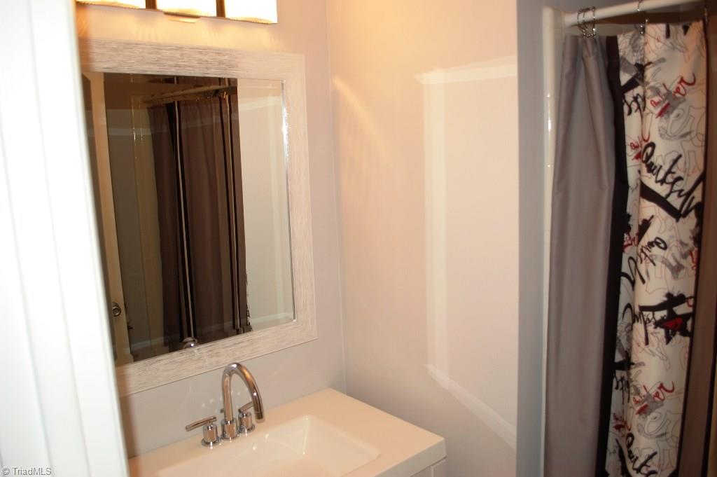 3203 Cypress Park Road, Unit D Greensboro, NC 27407 - Photo 5 of 10