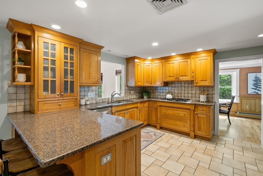 14 Harnden Road Foxboro, MA 02035 - Photo 11 of 40