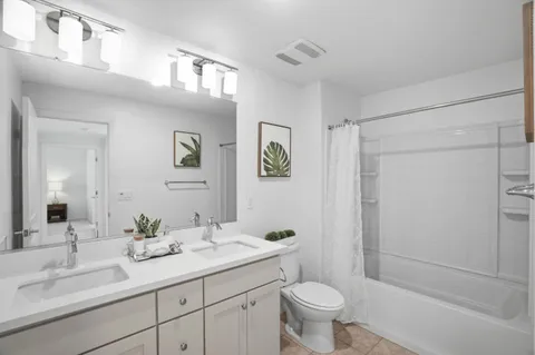 $878,000 | 2082 Mahuron Circle, San Jose, CA 95133