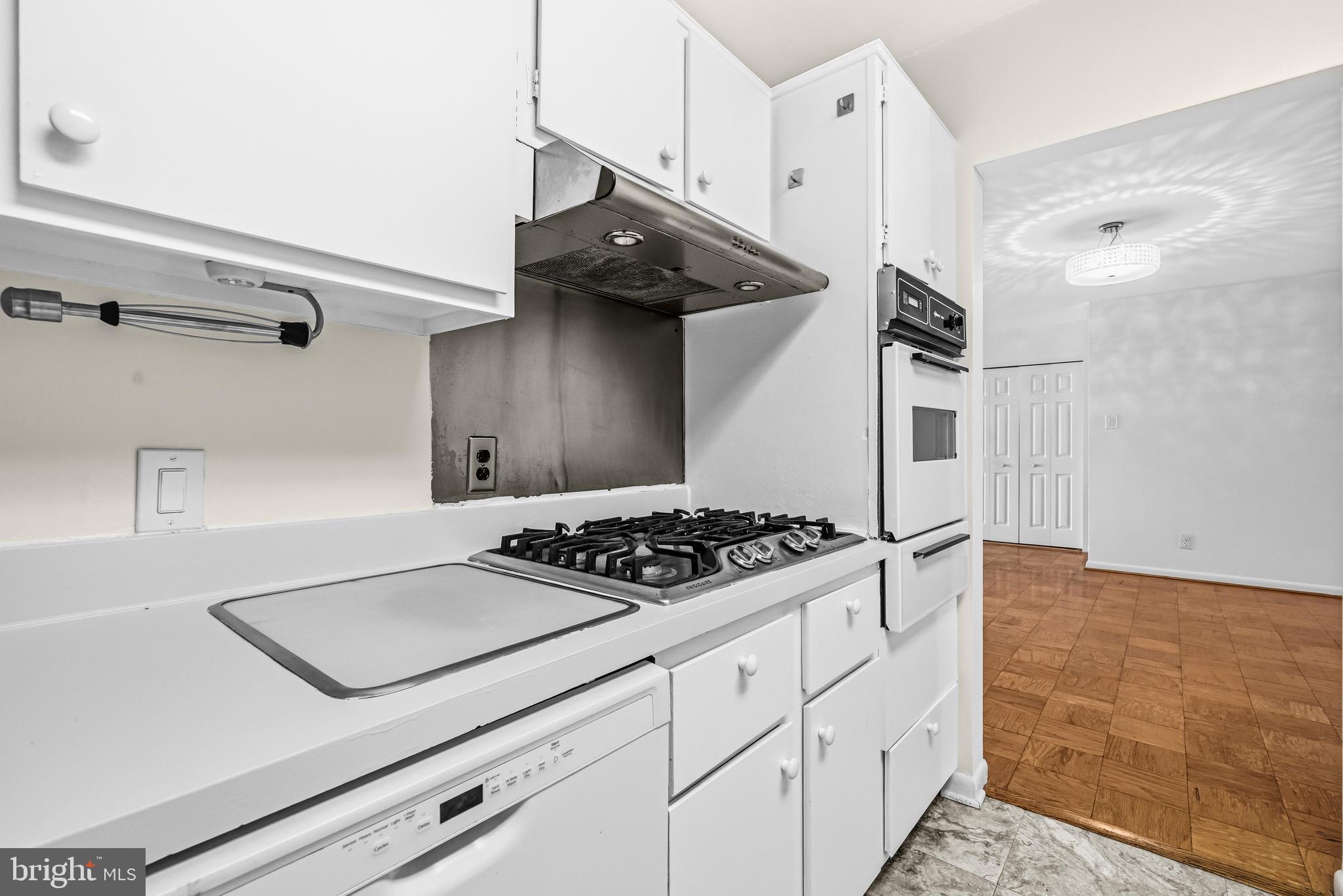 5101 River Road, Unit 1103 Bethesda, MD 20816 - Photo 27 of 54