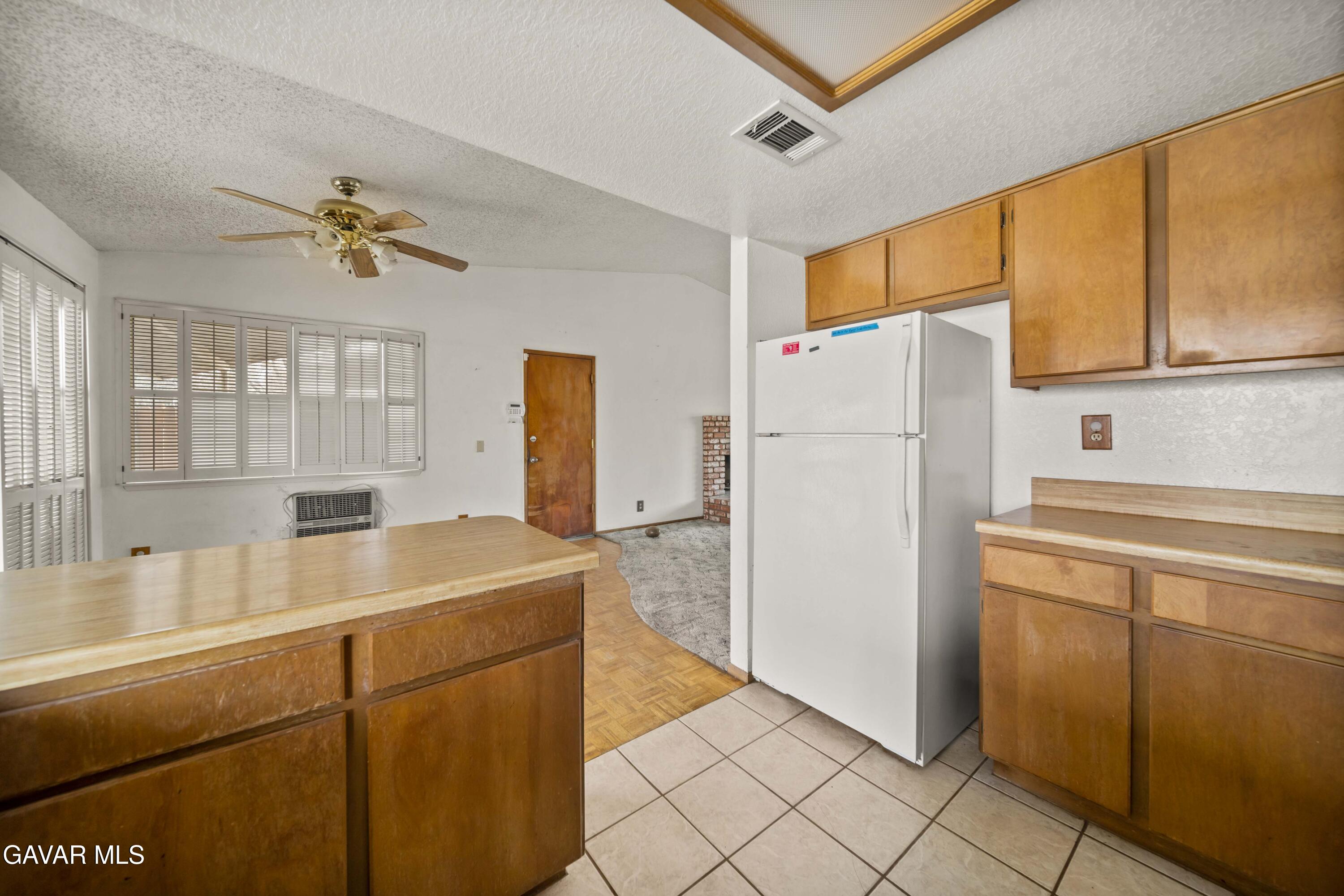 11061 East Ave R 6 Littlerock, CA 93543 - Photo 12 of 31 11061 E Avenue R6 Littlerock-12