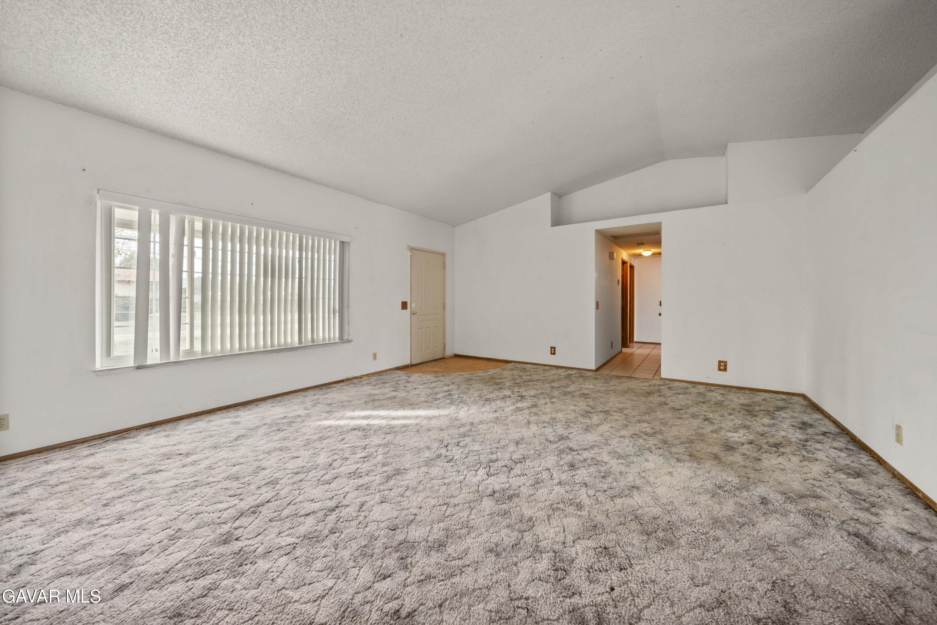 11061 East Ave R 6 Littlerock, CA 93543 - Photo 8 of 31 11061 E Avenue R6 Littlerock-8