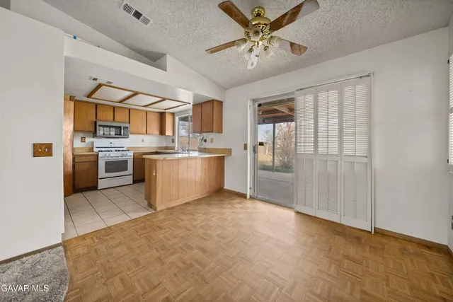 $400,000 | 11061 East Ave R 6, Littlerock, CA 93543