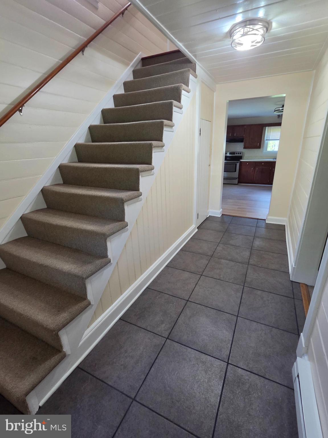 7689 Leeds Manor Road Marshall, VA 20115 - Photo 3 of 9