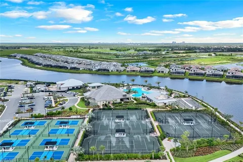 $1,100,000 | 15653 Triesta Lane, Naples, FL 34114