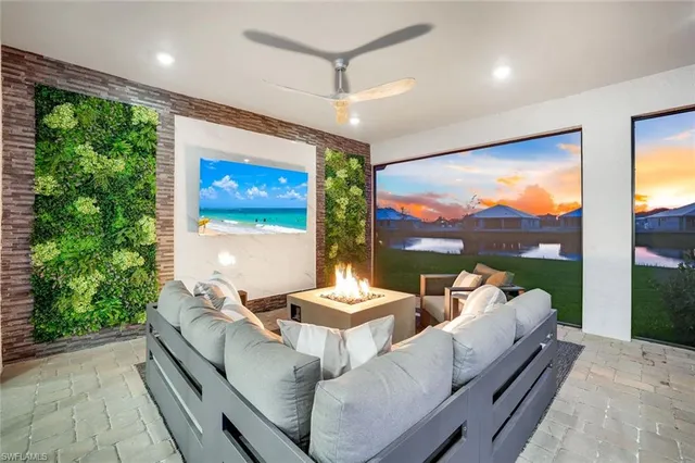 $1,100,000 | 15653 Triesta Lane, Naples, FL 34114