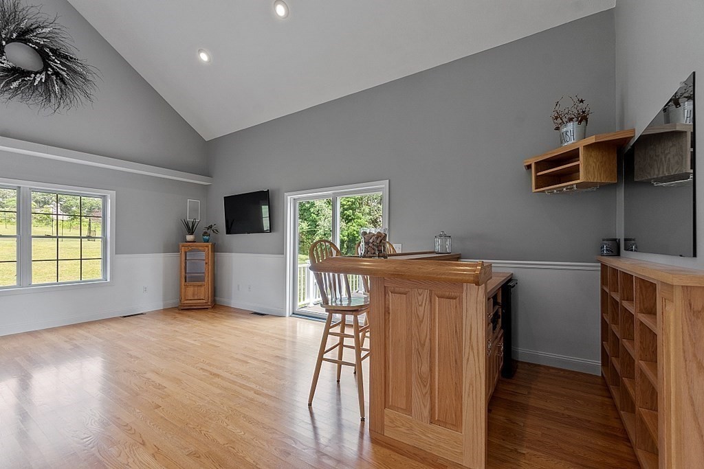 483 Hollis Road Lunenburg, MA 01462 - Photo 14 of 40 Gallery Image 14