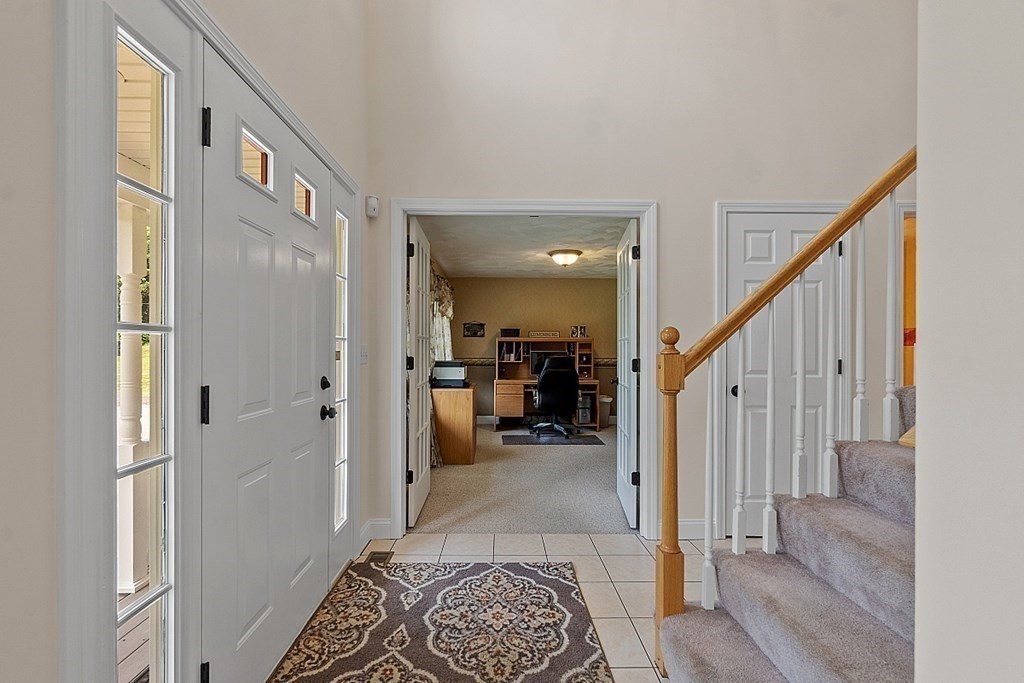 483 Hollis Road Lunenburg, MA 01462 - Photo 7 of 40 Gallery Image 7