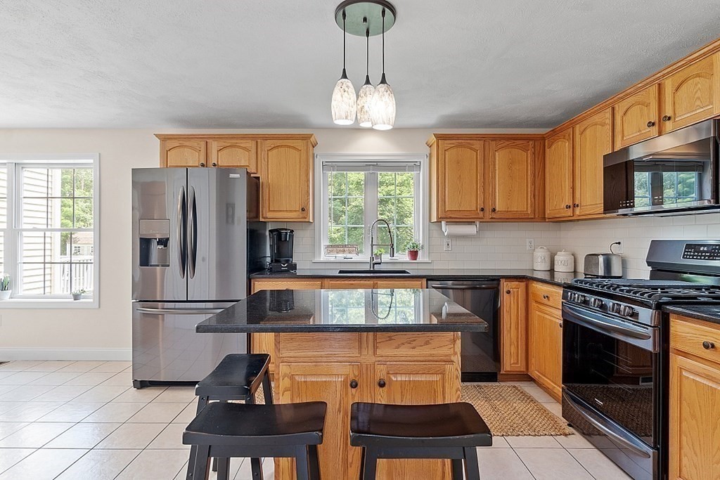 483 Hollis Road Lunenburg, MA 01462 - Photo 8 of 40 Gallery Image 8
