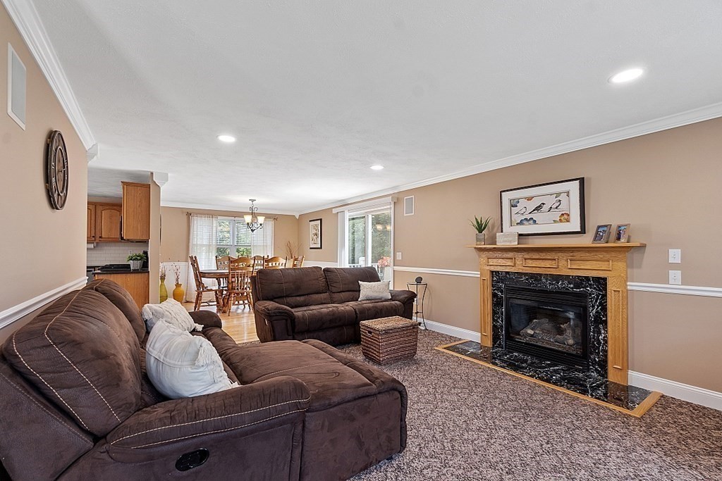483 Hollis Road Lunenburg, MA 01462 - Photo 10 of 40 Gallery Image 10