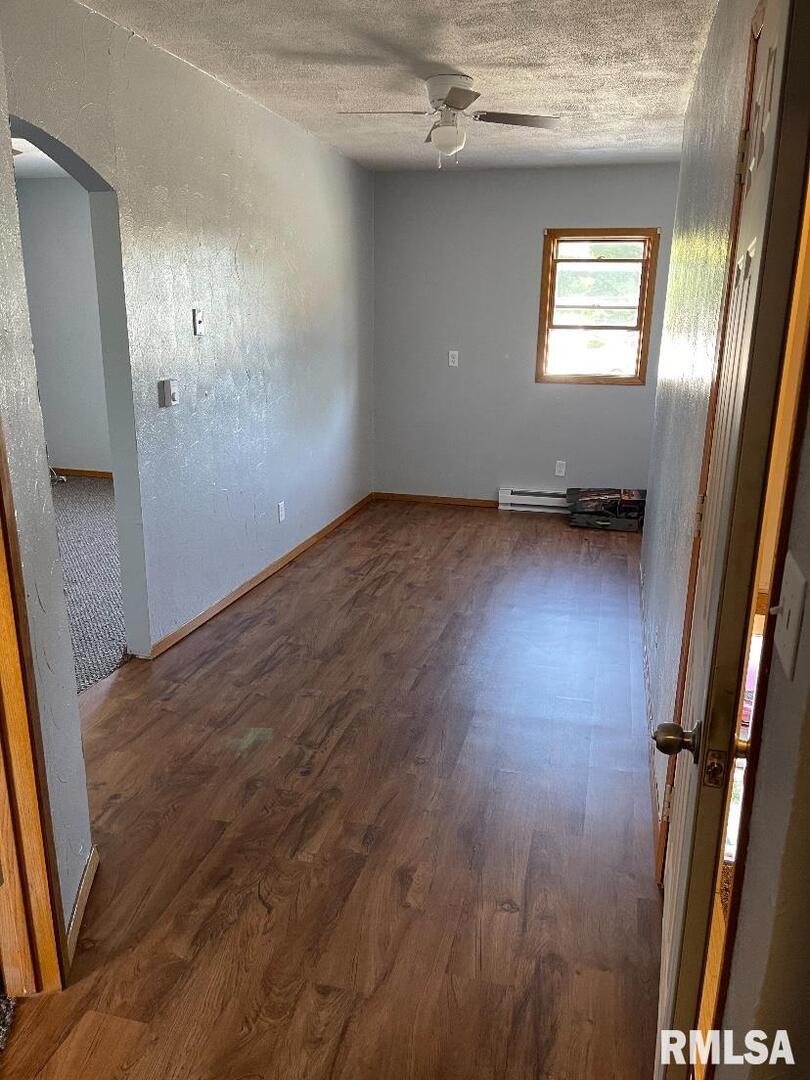 501 Southwest 3rd Street Aledo, IL 61231 - Photo 5 of 27