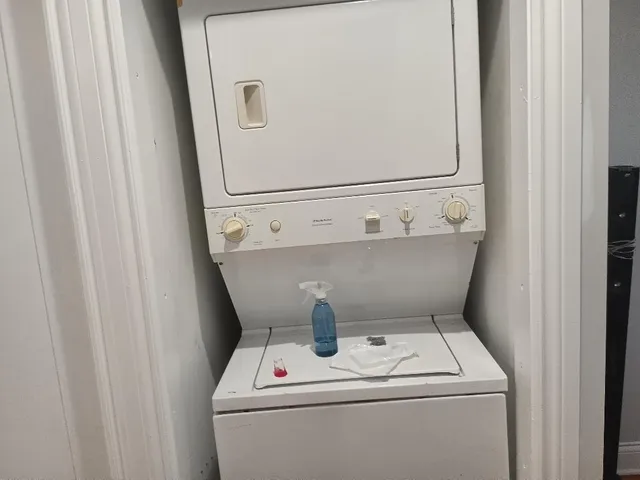 $390,000 | 844 North Laramie Avenue, Chicago, IL 60651