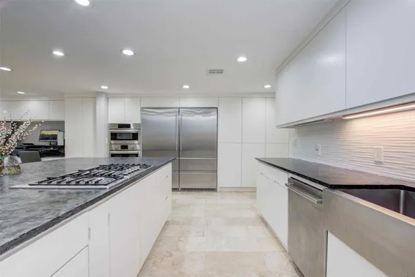 $6,099 | 2 Woodstone Street, Houston, TX 77024