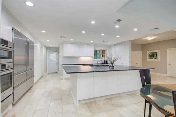 $6,099 | 2 Woodstone Street, Houston, TX 77024