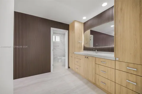 $2,695,000 | 8841 Southwest 103rd Street, Miami, FL 33176