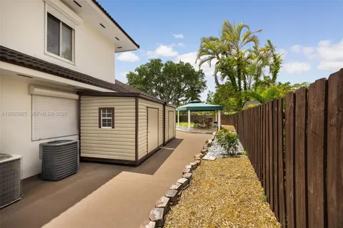 $2,695,000 | 8841 Southwest 103rd Street, Miami, FL 33176