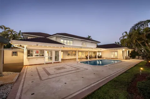 $2,695,000 | 8841 Southwest 103rd Street, Miami, FL 33176