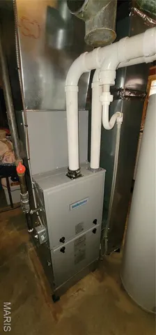 $139,900 | 9926 Cambria Drive, Moline Acres, MO 63136