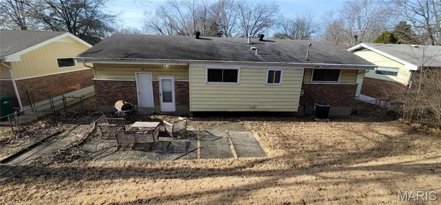 $139,900 | 9926 Cambria Drive, Moline Acres, MO 63136