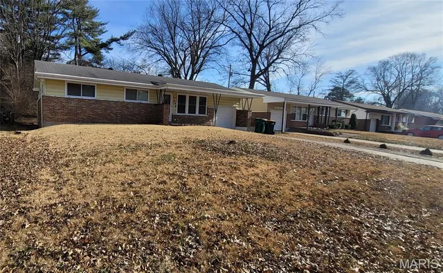 $139,900 | 9926 Cambria Drive, Moline Acres, MO 63136