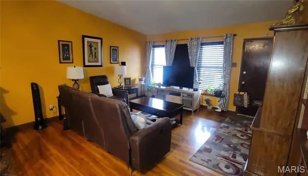 $129,900 | 9926 Cambria Drive, Moline Acres, MO 63136