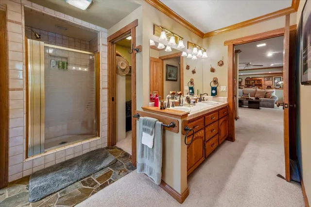 a view of a pathway with a yard