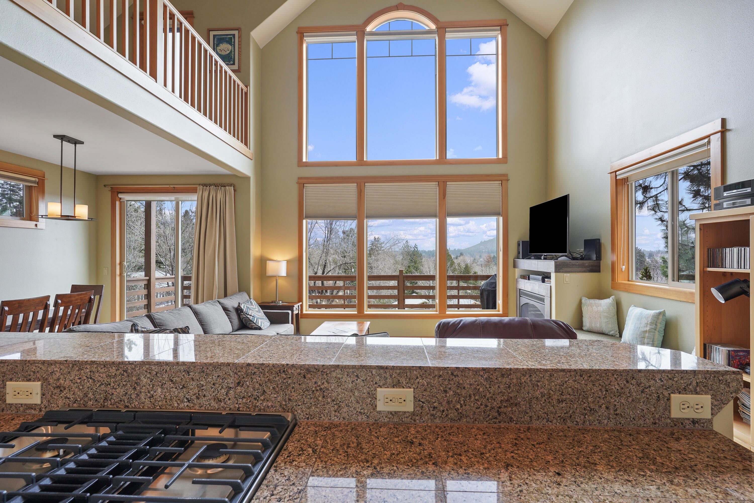 2155 Northwest Awbrey Road Bend, OR 97703 - Photo 5 of 44 DSC02577